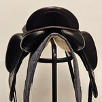 Ladda upp bild till gallerivisning, Albion Fabrento Dressyrsadel 17&quot;/MW
