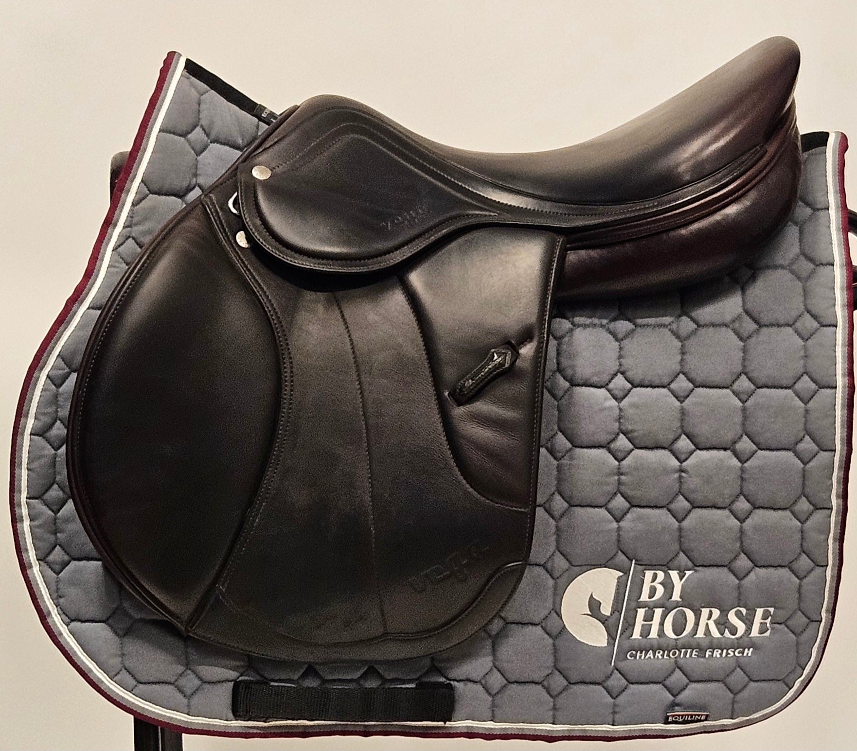 Amerigo Vega Hoppsadel 17"/+1,5