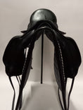 Load image into Gallery viewer, Albion Platinum SLK Dressyrsadel 17"/M

