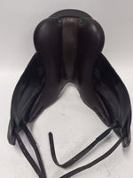 Ladda upp bild till gallerivisning, Equipe Bocelli Dressyrsadel 17&quot; /+0,5
