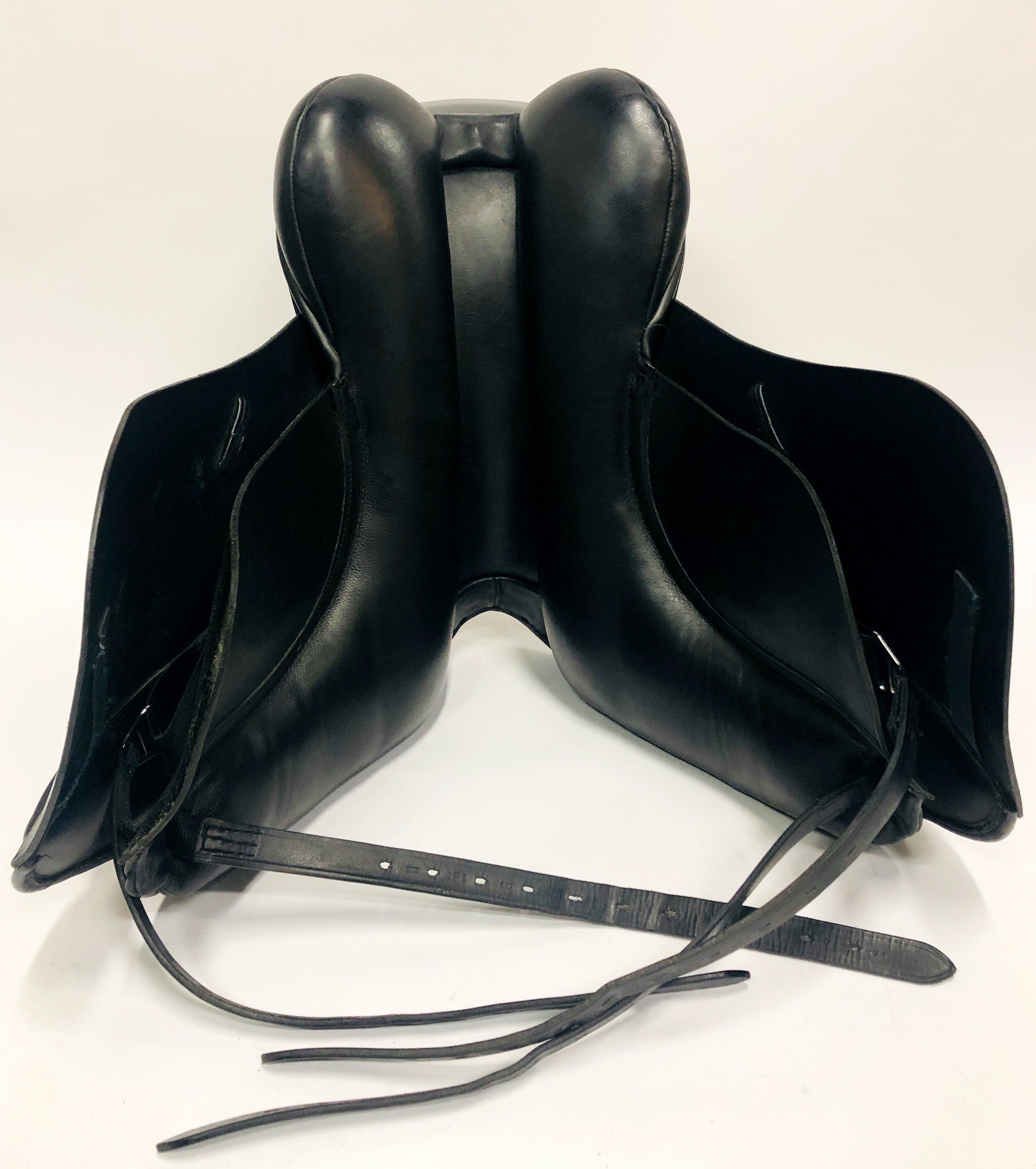 Anatomica Cygnus G3 Dressyrsadel 18"/M (generös)