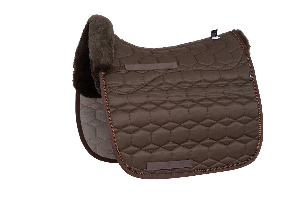 Mattes Schabrak med fårskinn